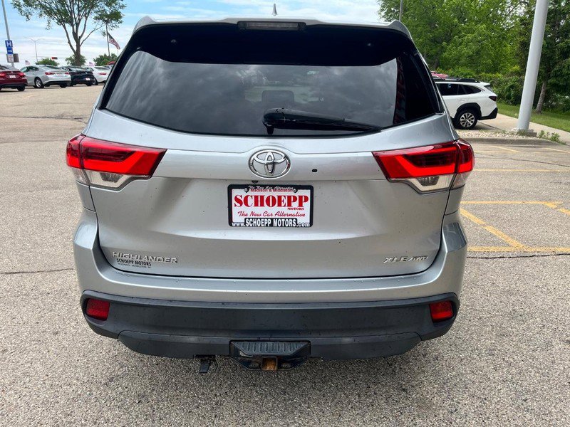 Used 2017 Toyota Highlander XLE AWD/4WD image 7