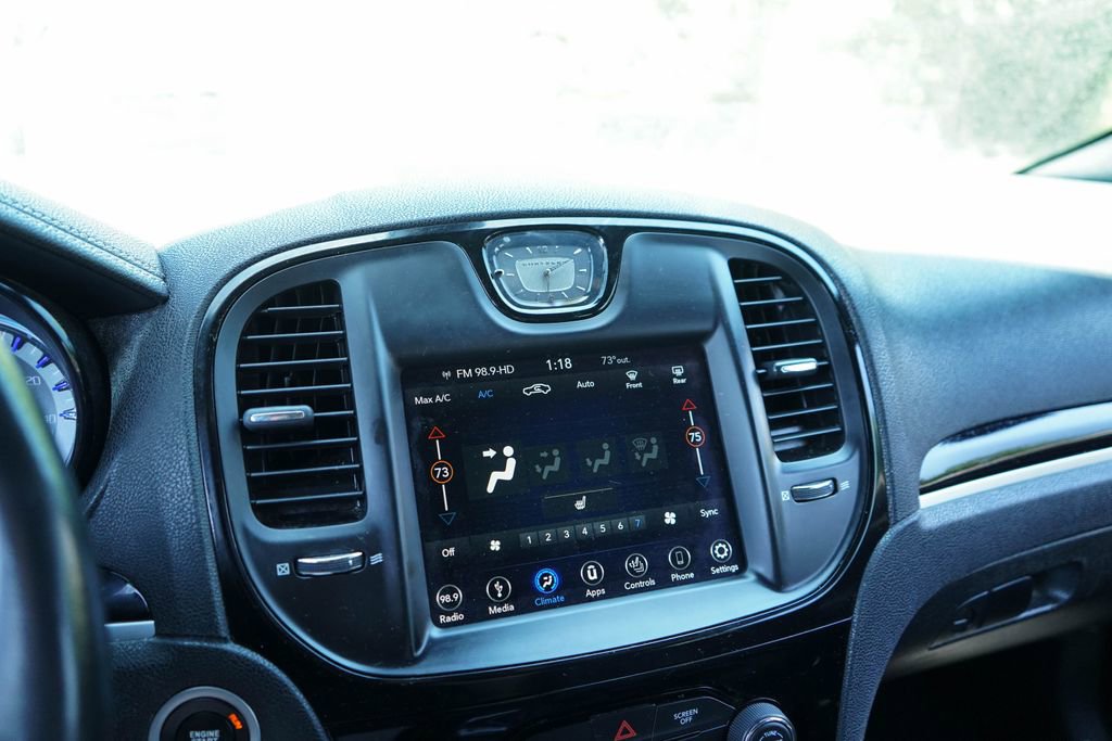 Used 2019 Chrysler 300 S image 8