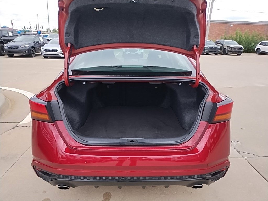 Used 2024 Nissan Altima 2.5 SR w/ SR Premium Package FWD image 28