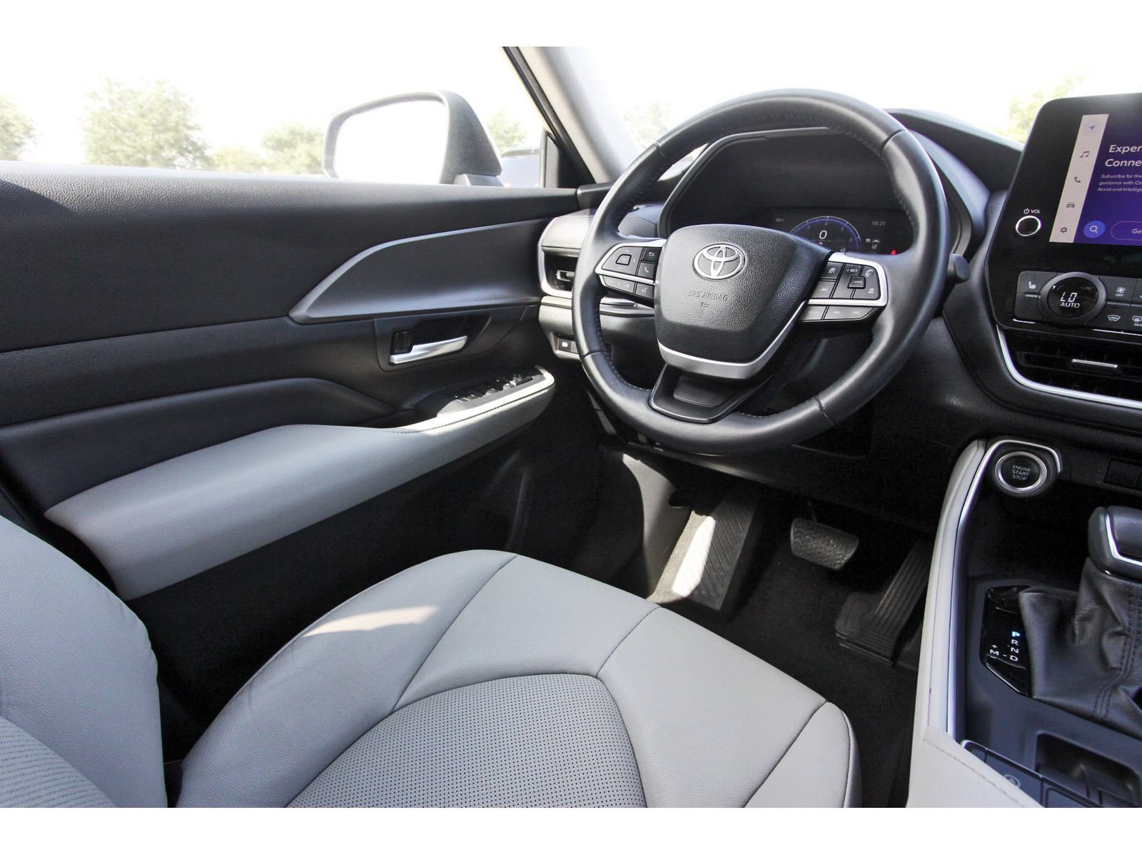 Used 2024 Toyota Grand Highlander AWD image 11