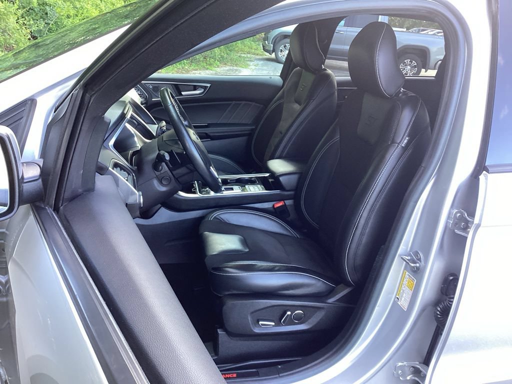 Used 2019 Ford Edge ST w/ Equipment Group 401A AWD/4WD image 35