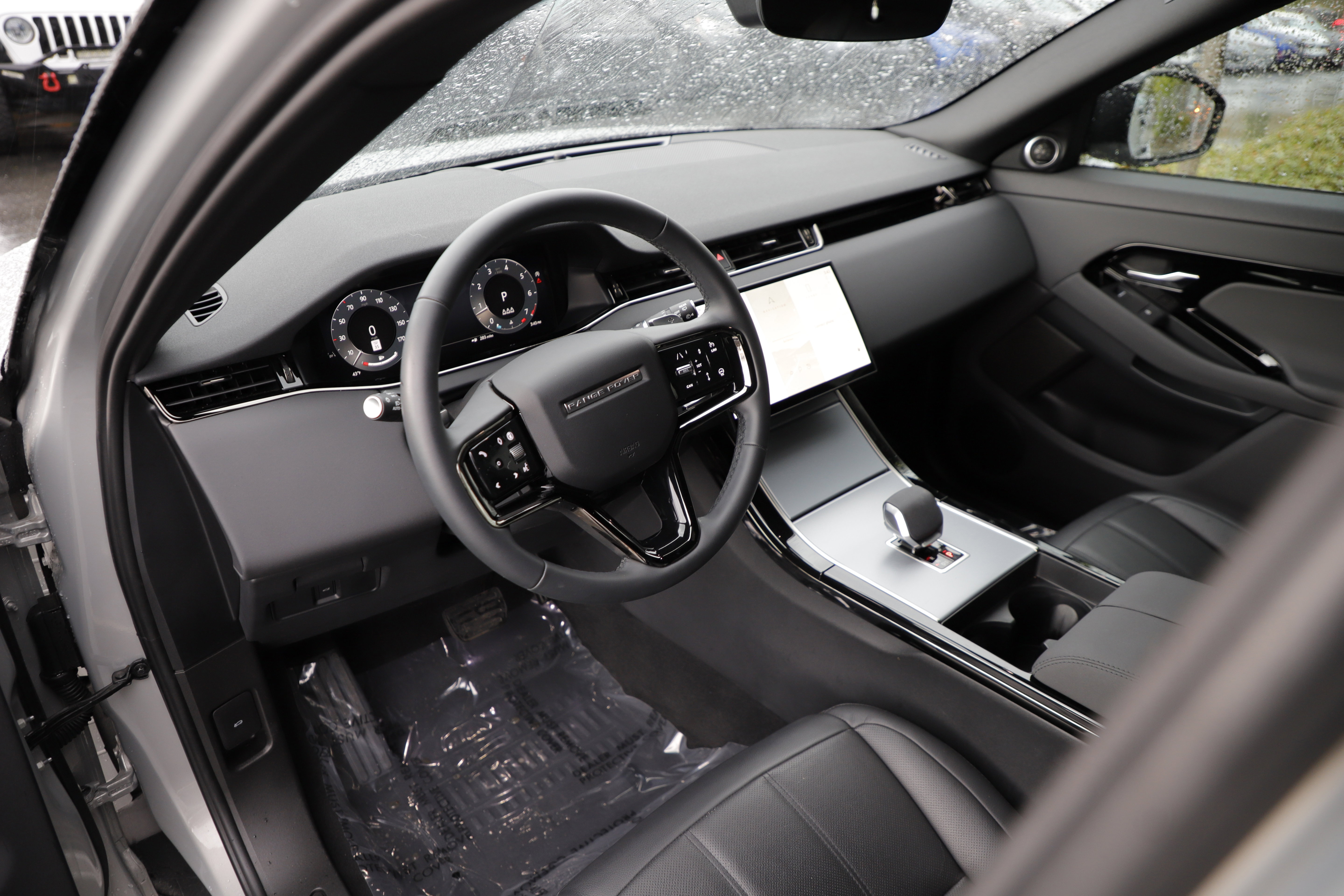 Certified 2025 Land Rover Range Rover Evoque S AWD/4WD image 18