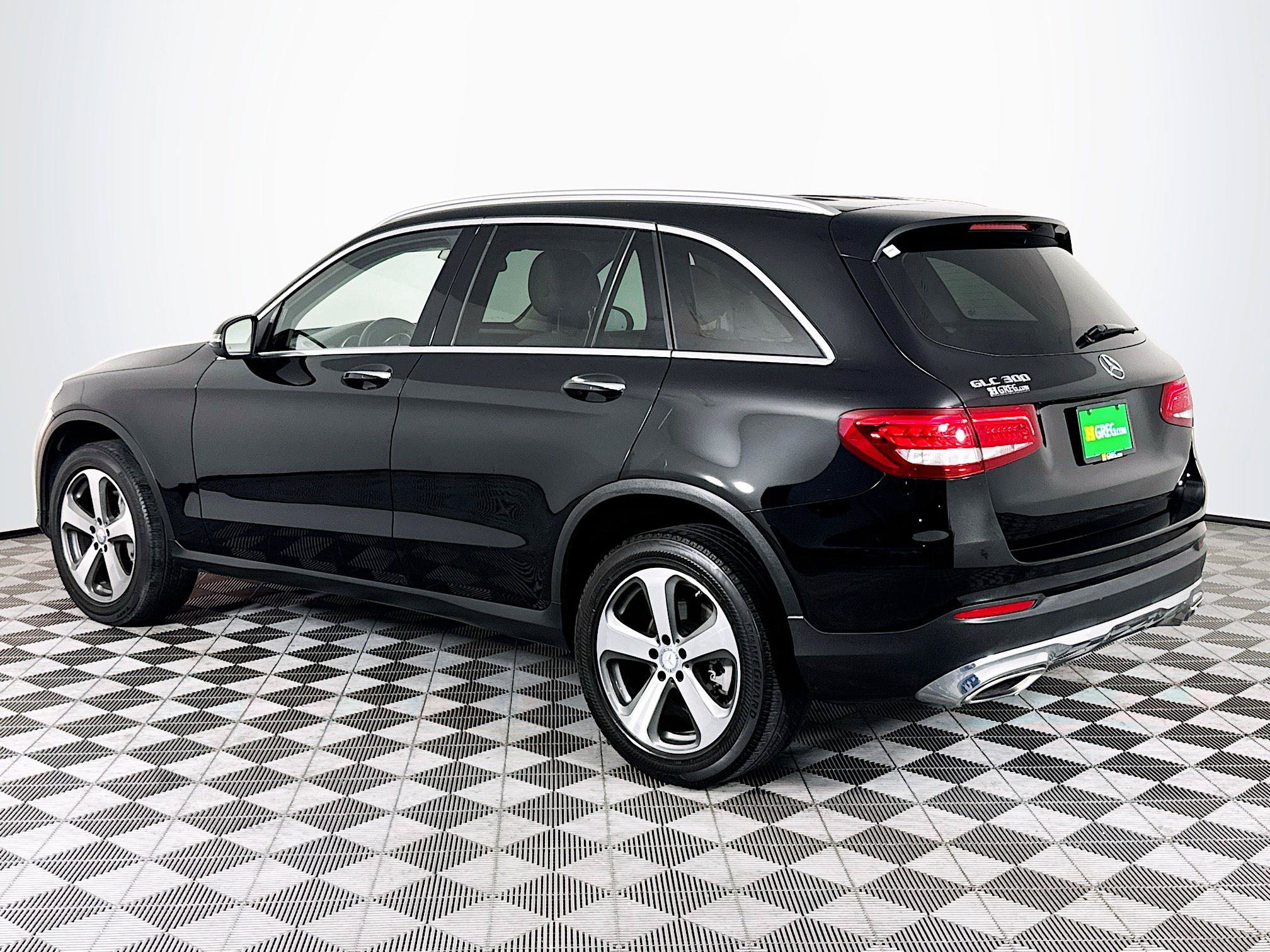 Used 2017 Mercedes-Benz GLC 300 w/ Premium 1 Package image 6