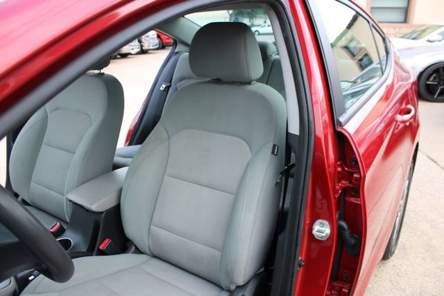 Used 2017 Hyundai Elantra SE FWD image 11