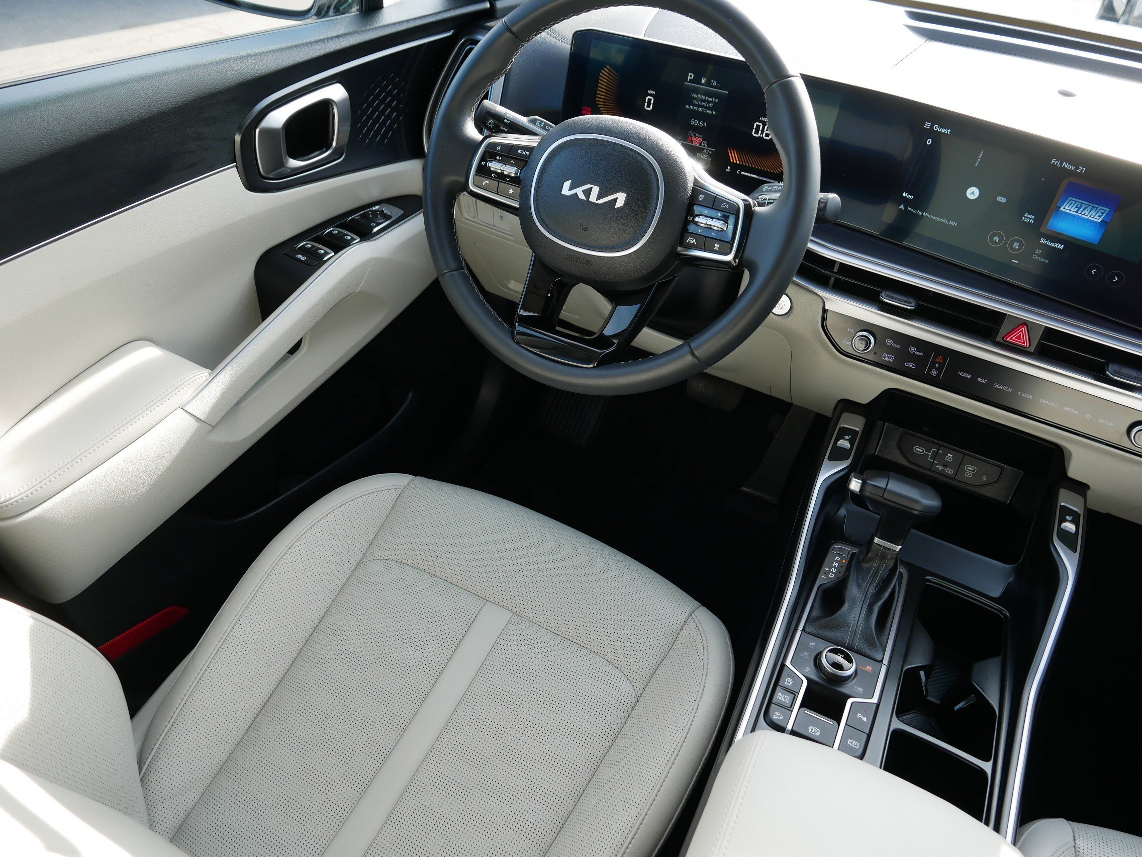 Certified 2025 Kia Sorento S w/ Panoramic Sunroof Package image 9