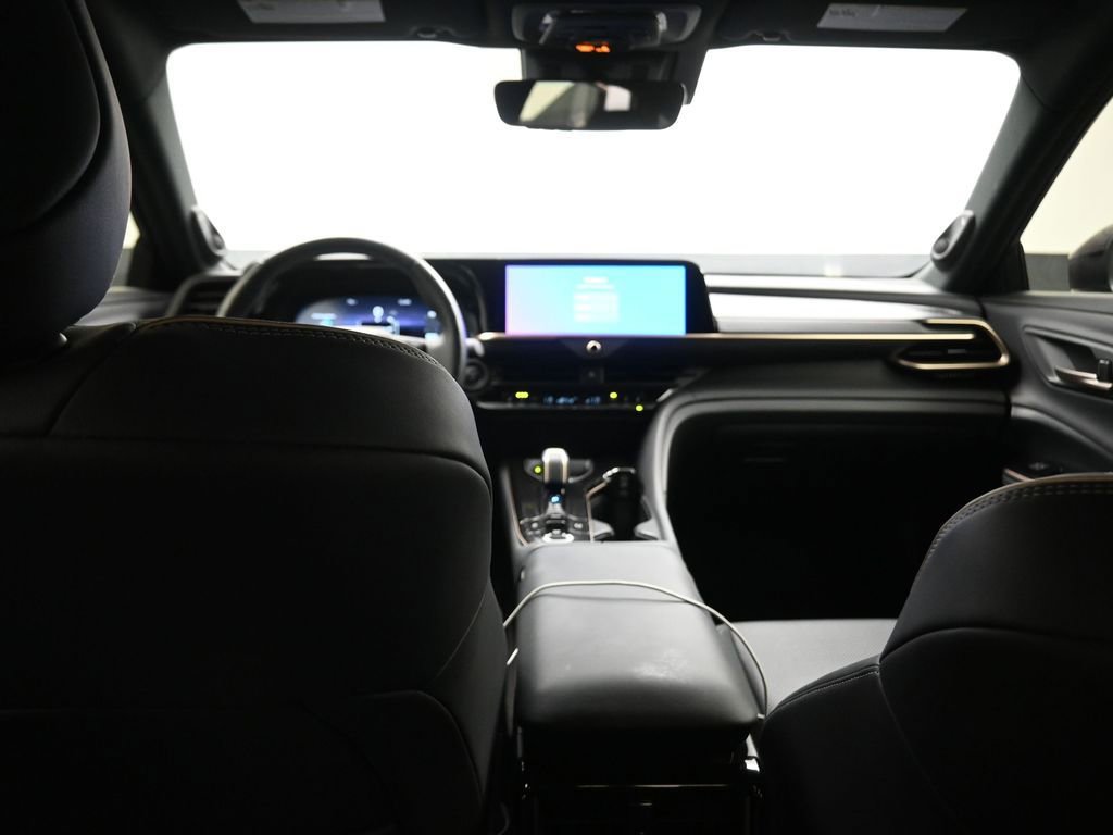 Used 2024 Toyota Crown Platinum image 13