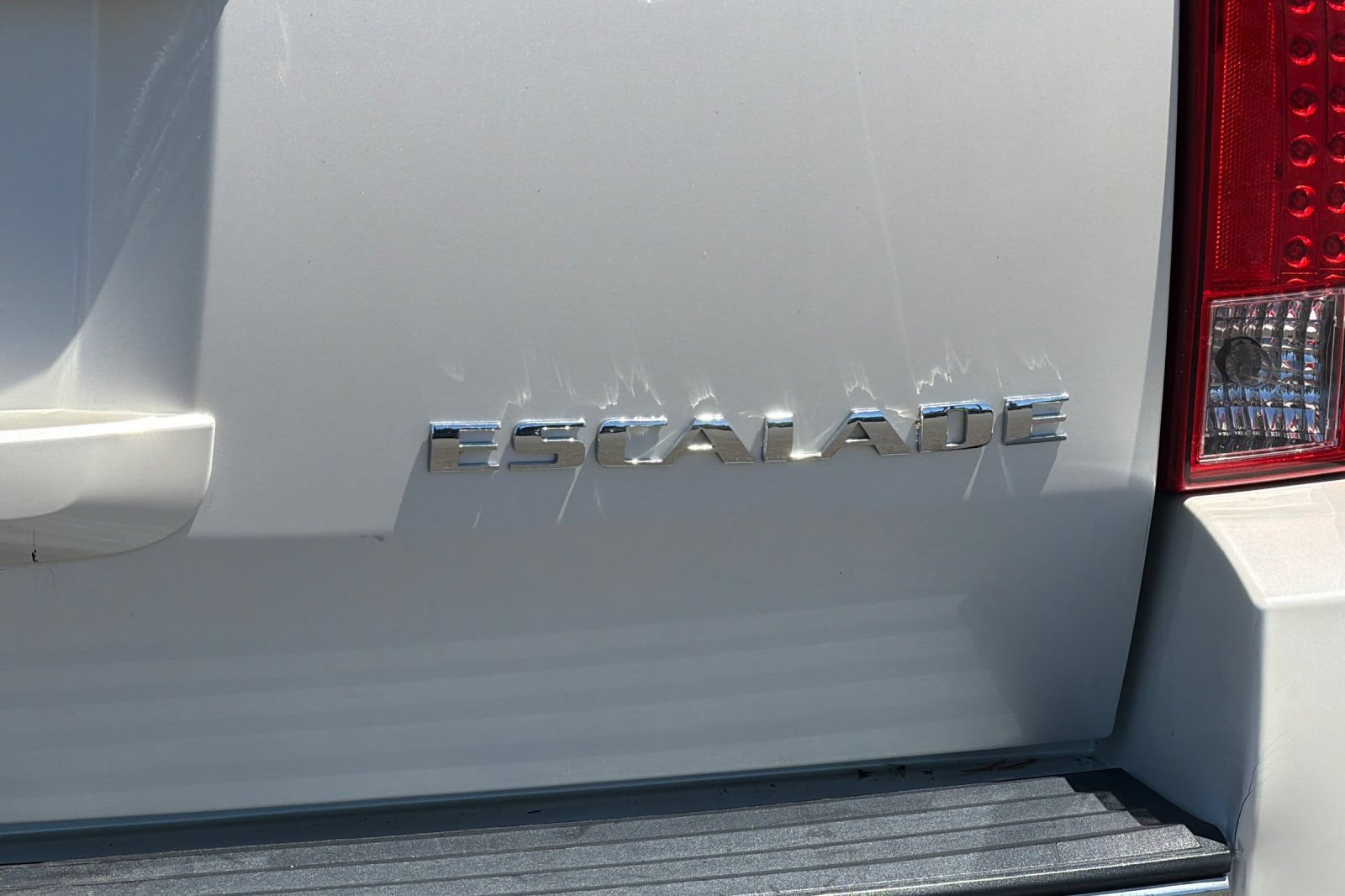 Used 2011 Cadillac Escalade ESV Premium AWD/4WD image 29