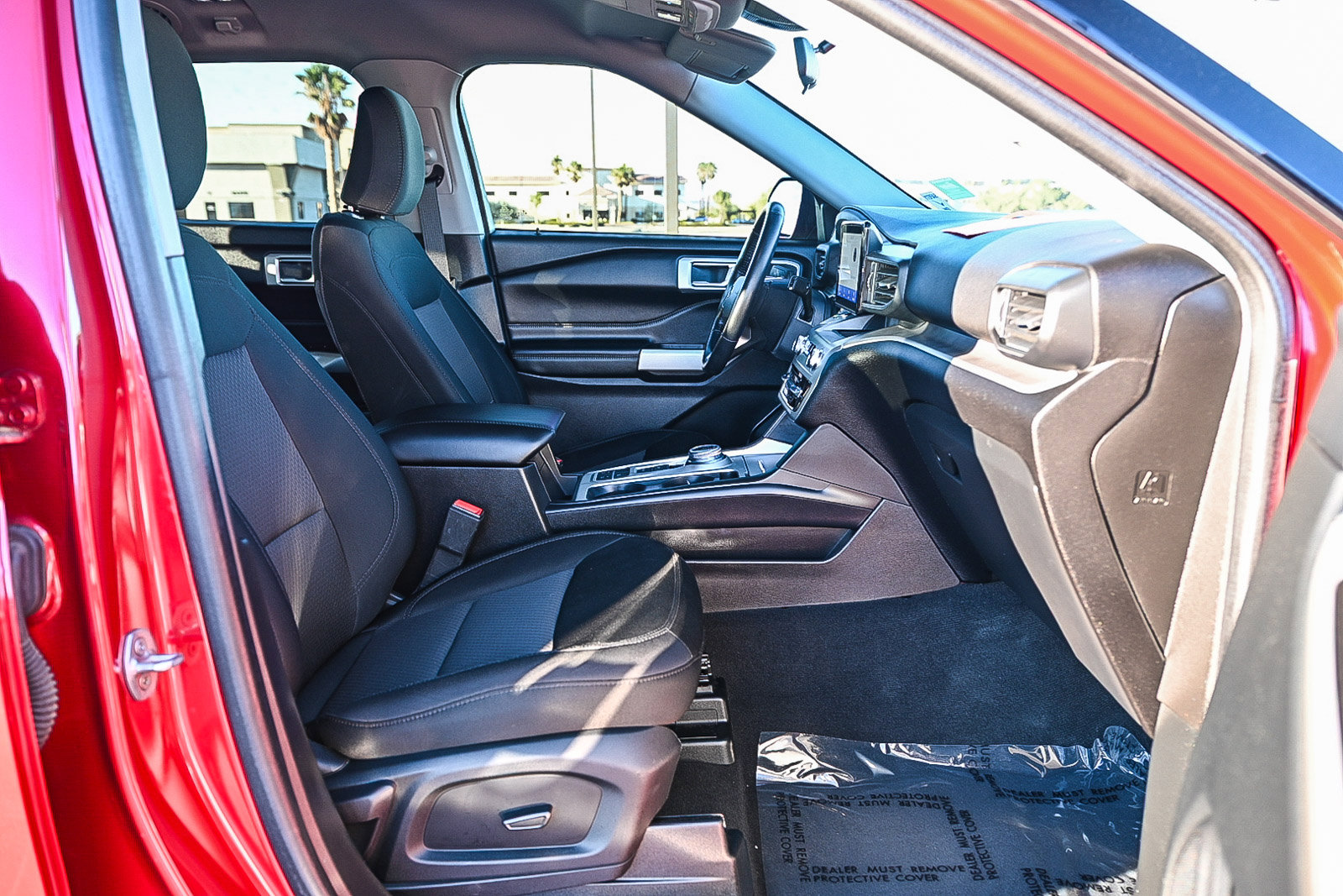 Used 2022 Ford Explorer XLT image 14