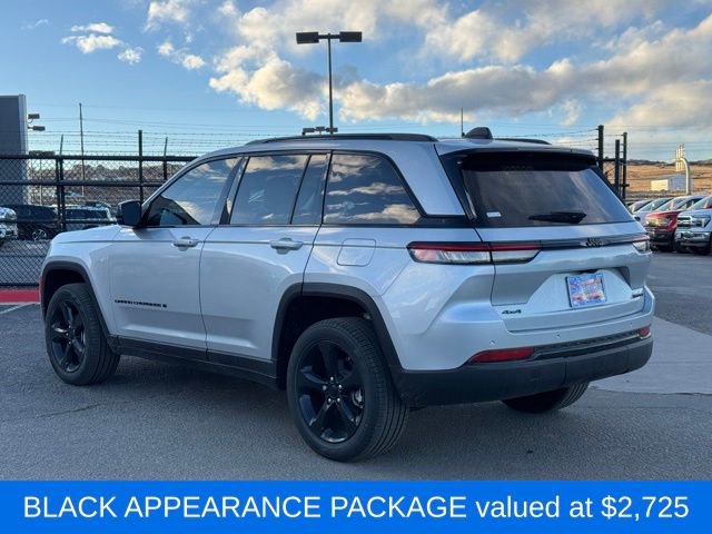 Certified 2024 Jeep Grand Cherokee Limited w/ Black Appearance Package image 3