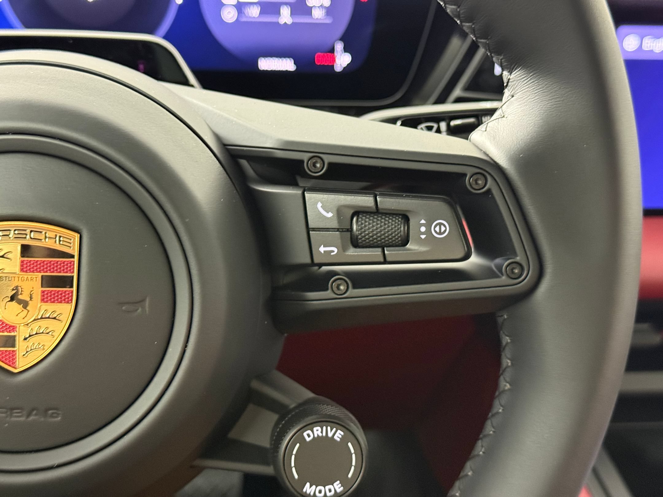 Certified 2026 Porsche Macan Electric RWD image 23