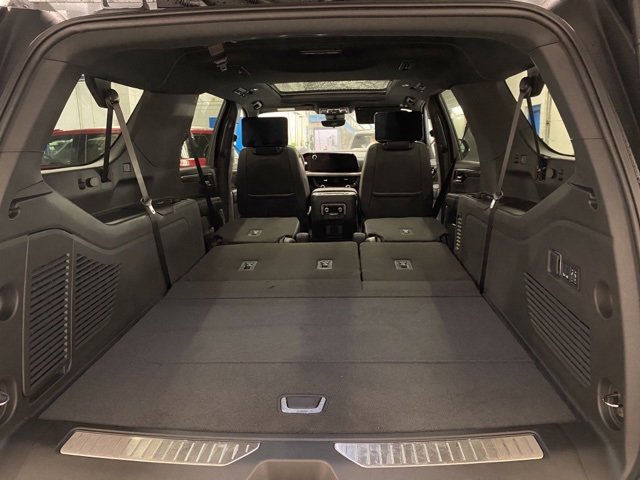 New 2026 Chevrolet Suburban High Country image 26