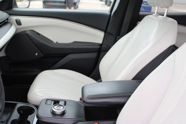 Used 2022 Ford Mustang Mach-E Premium AWD/4WD image 33