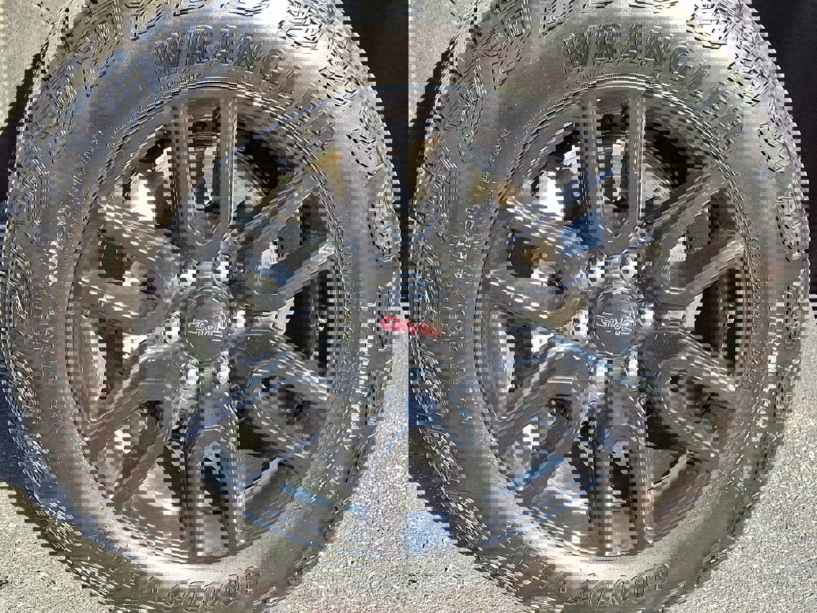 Used 2023 GMC Sierra 1500 Pro w/ Graphite Edition image 8