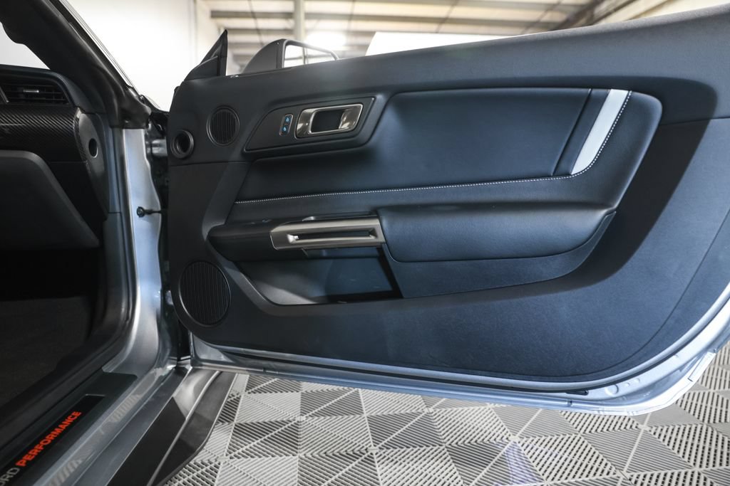 Used 2020 Ford Mustang Shelby GT500 w/ Carbon Fiber Track Pack RWD image 22