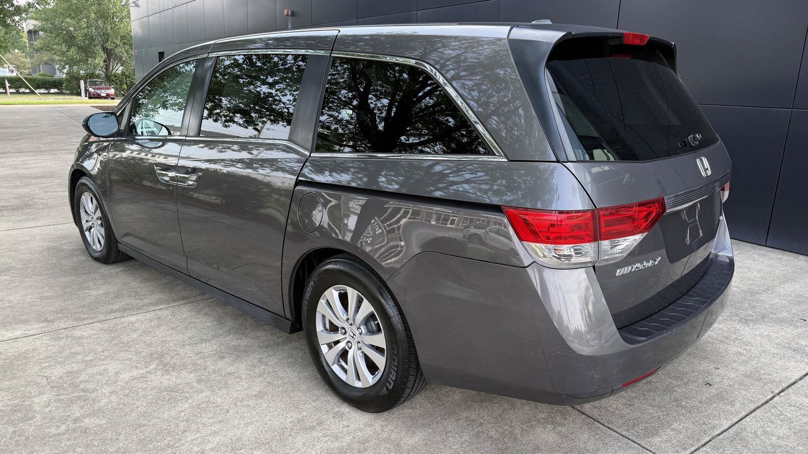 Used 2016 Honda Odyssey SE image 8