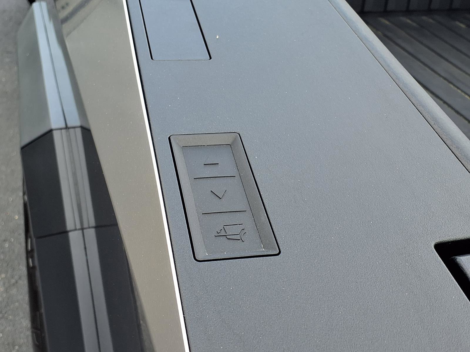 Used 2025 Tesla Cybertruck AWD Crew Cab image 10