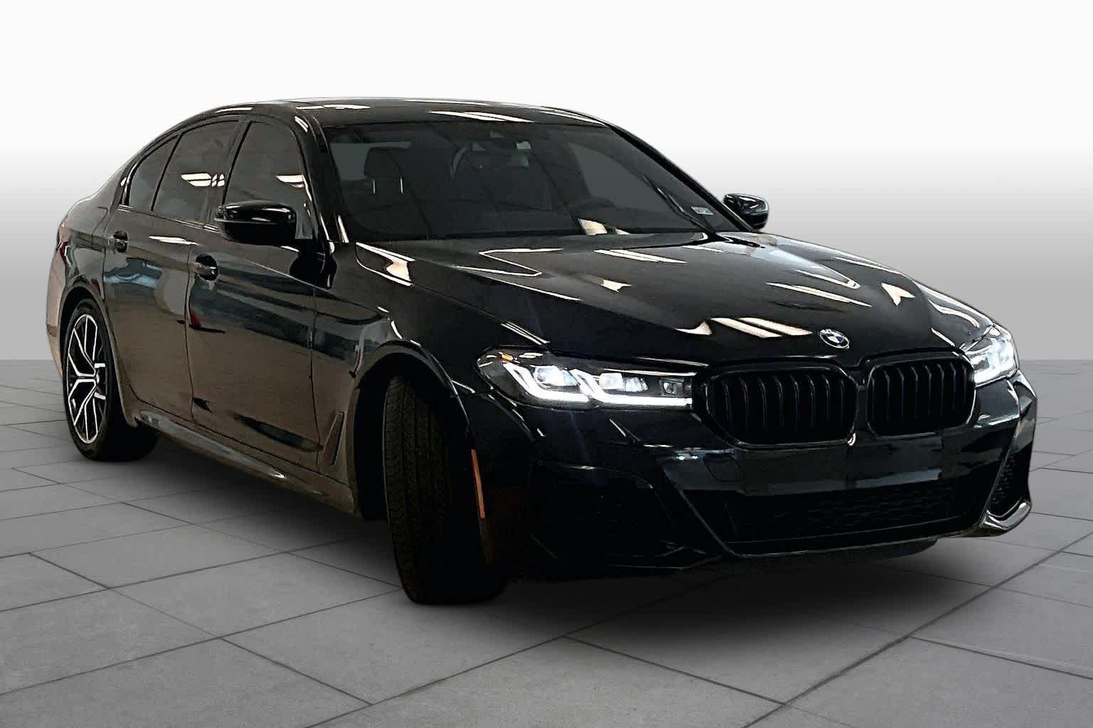 Used 2023 BMW 540i w/ M Sport Package RWD image 2