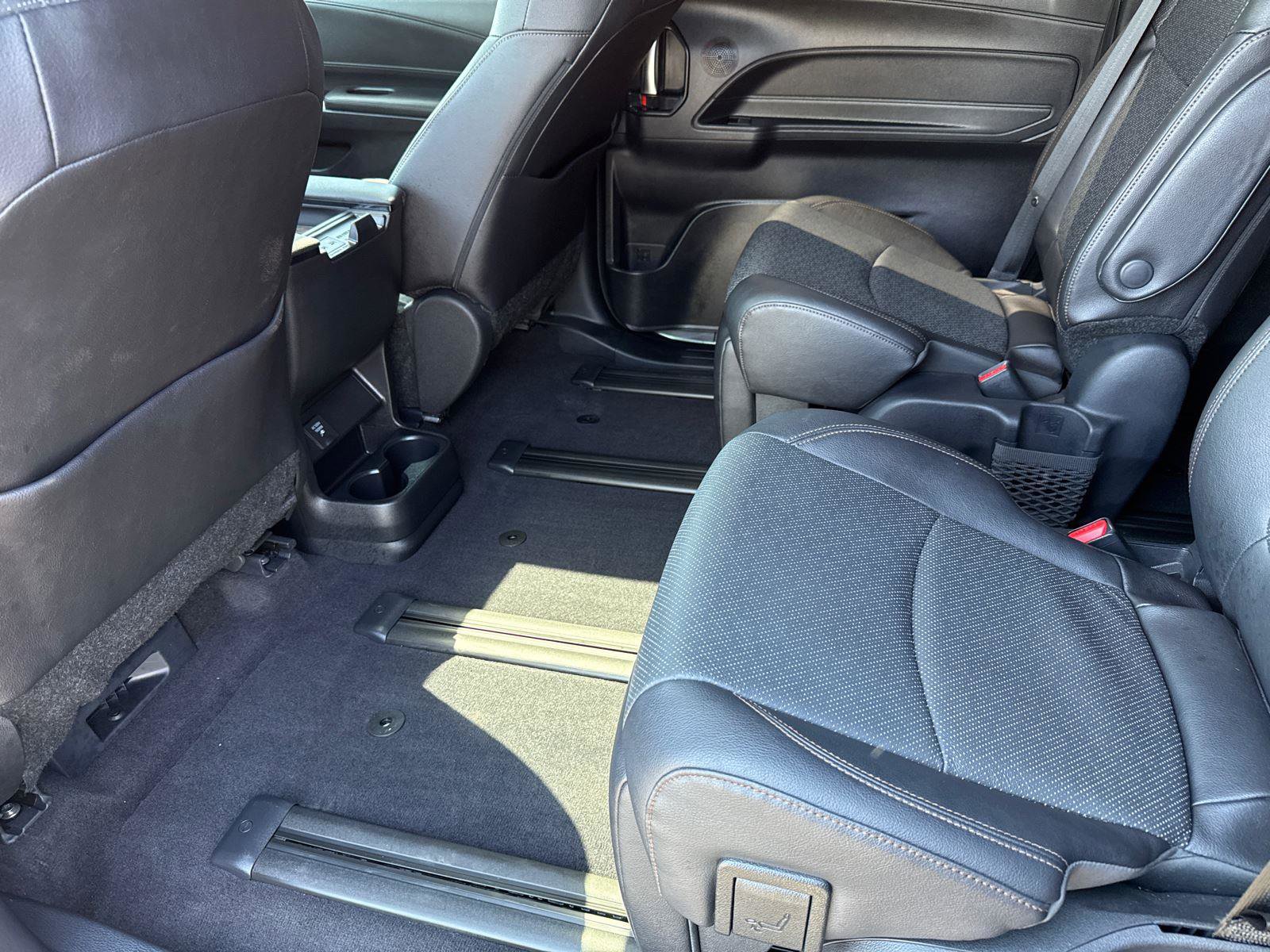 Used 2025 Toyota Sienna Limited AWD/4WD image 26