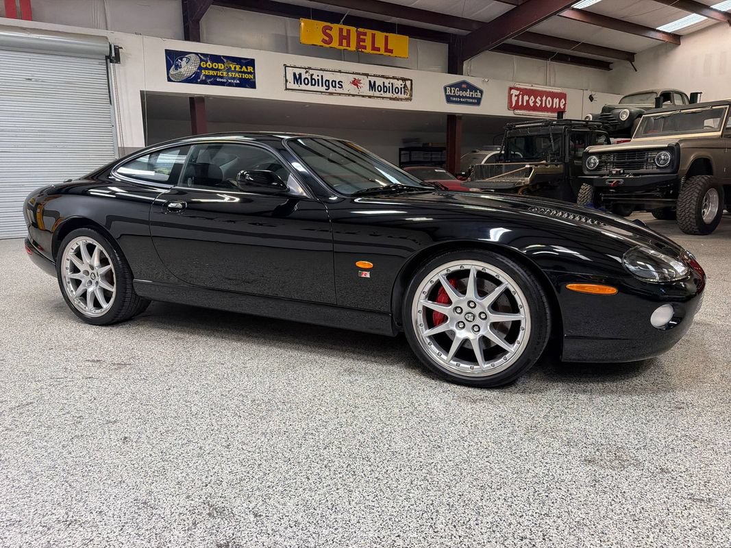Used 2005 Jaguar XK8 Coupe RWD image 10