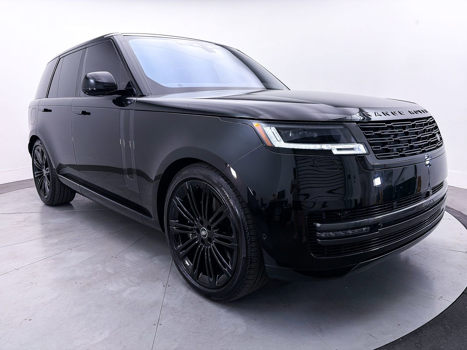 Used 2023 Land Rover Range Rover SE AWD/4WD image 12