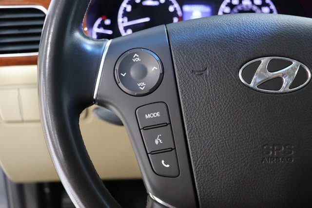 Used 2013 Hyundai Genesis 3.8 RWD image 20