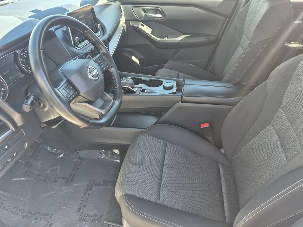 Used 2025 Nissan Rogue SV AWD/4WD image 11