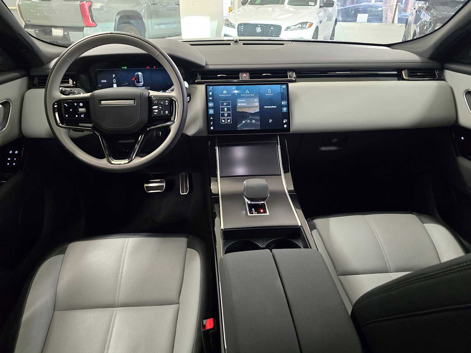 Used 2026 Land Rover Range Rover Velar Dynamic SE AWD/4WD image 21