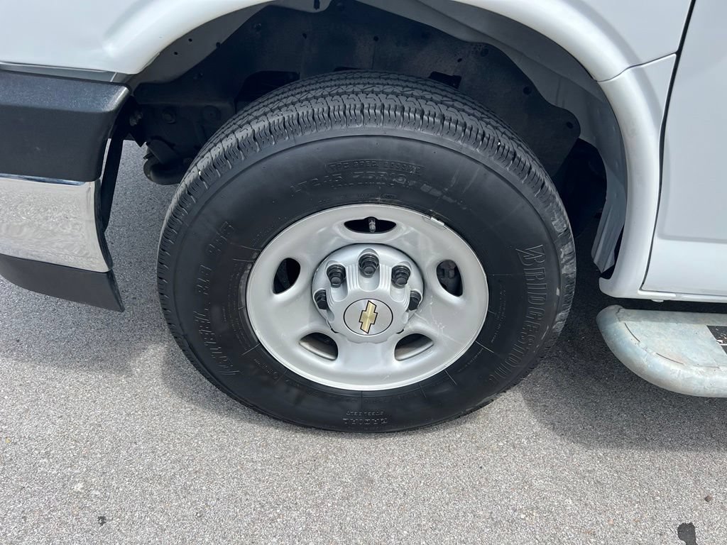 Used 2025 Chevrolet Express 2500 w/ Driver Convenience Package RWD image 13