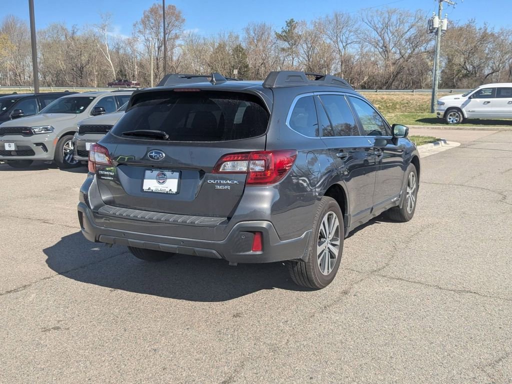 Used 2018 Subaru Outback 3.6R Limited AWD/4WD image 5