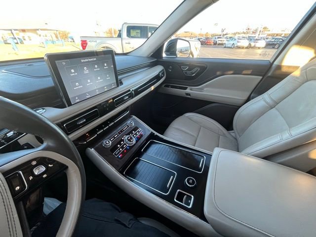 Used 2022 Lincoln Aviator Grand Touring w/ Elements Package Plus image 15
