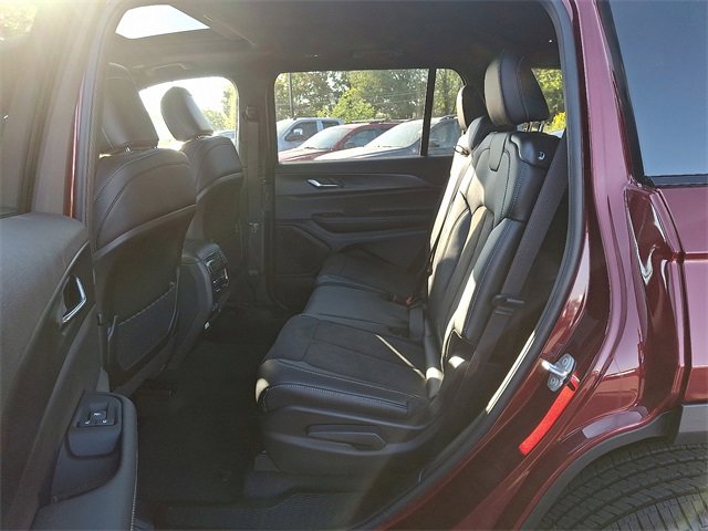 New 2025 Jeep Grand Cherokee L Altitude image 14