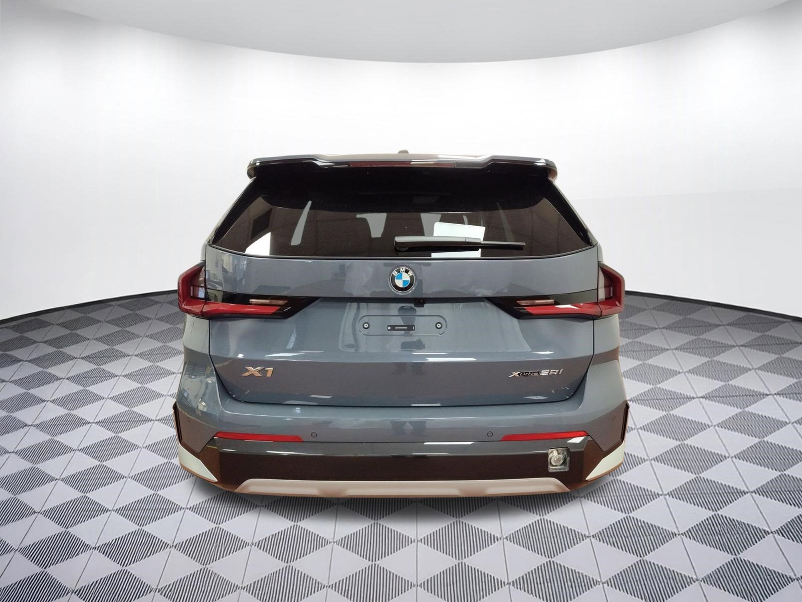 Used 2025 BMW X1 xDrive28i w/ Convenience Package image 10