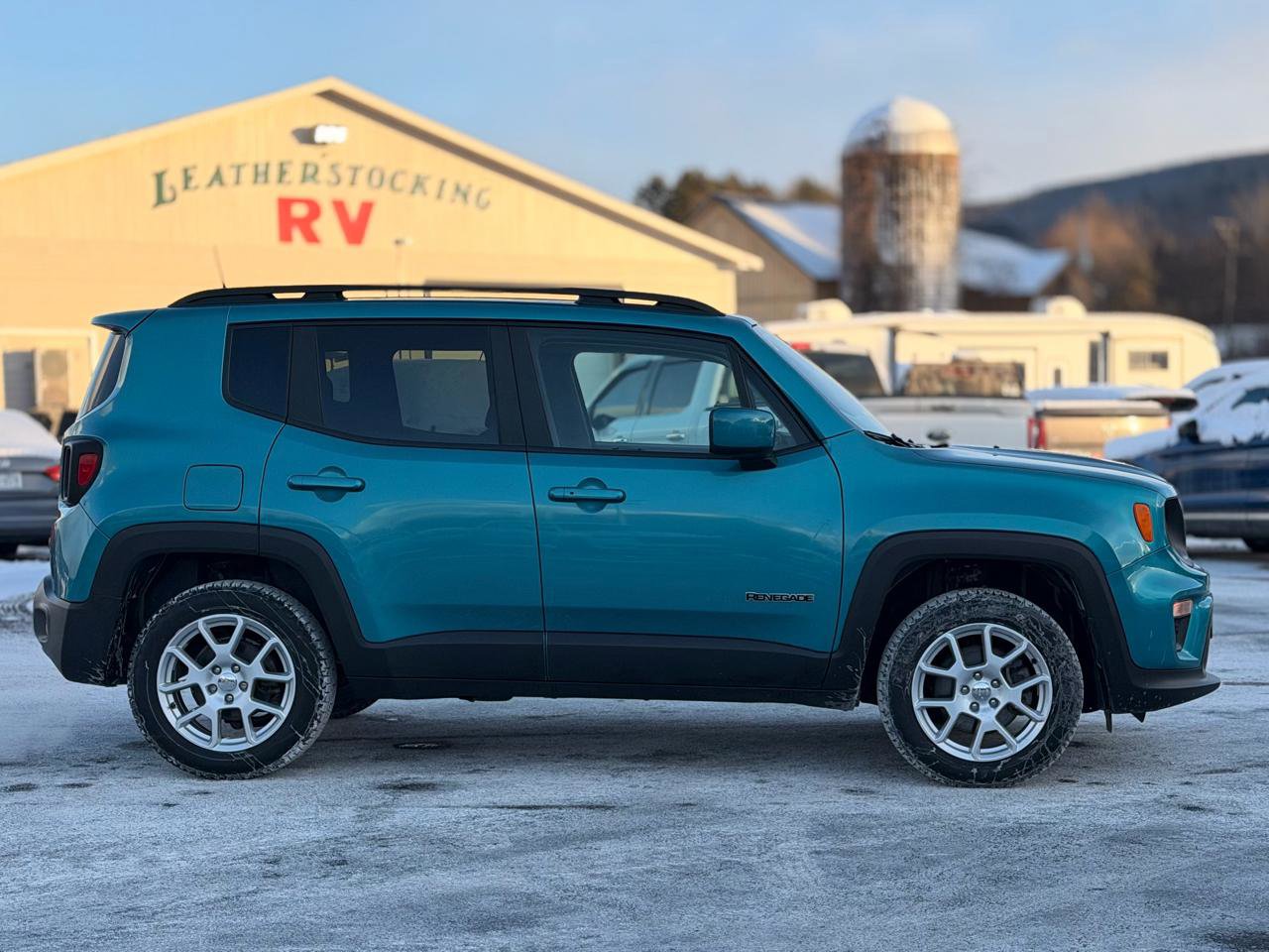 Used 2021 Jeep Renegade Latitude w/ Convenience Group image 4