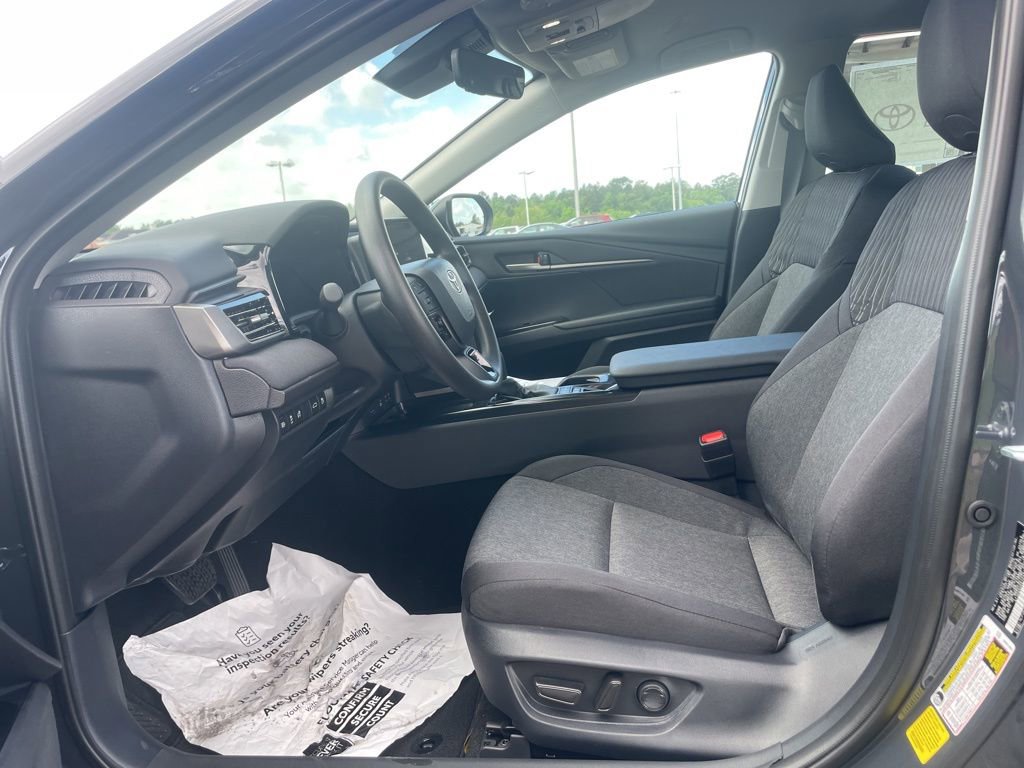 New 2026 Toyota Camry LE w/ Convenience Package FWD image 11