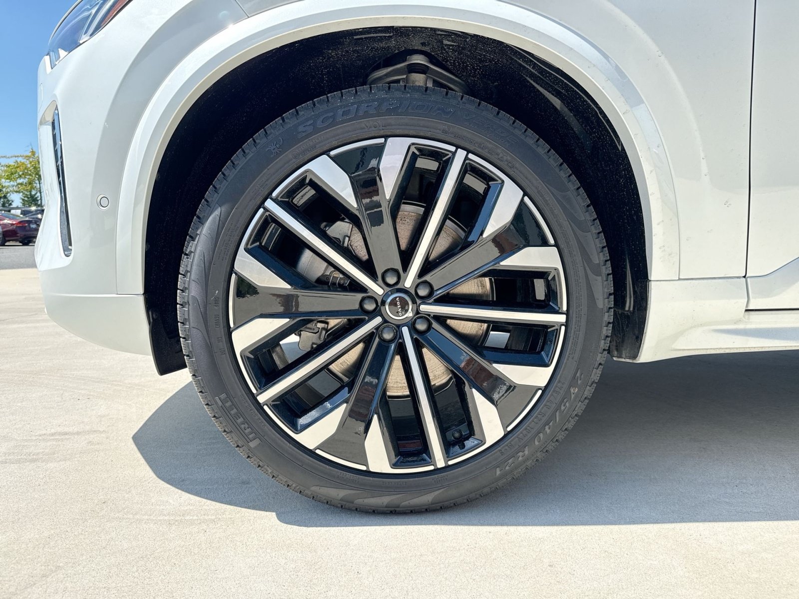 New 2026 Volvo XC90 B6 Ultra w/ Protection Package Premier AWD/4WD image 12
