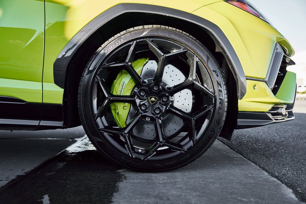 Used 2024 Lamborghini Urus Performante AWD/4WD image 20