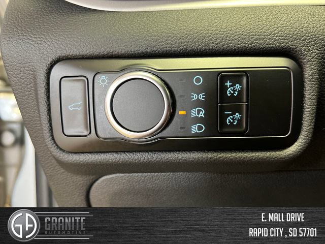 Used 2024 Ford Explorer XLT AWD/4WD image 30