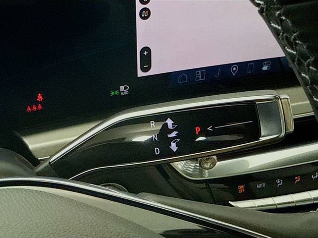 Used 2024 Cadillac Lyriq Luxury image 18