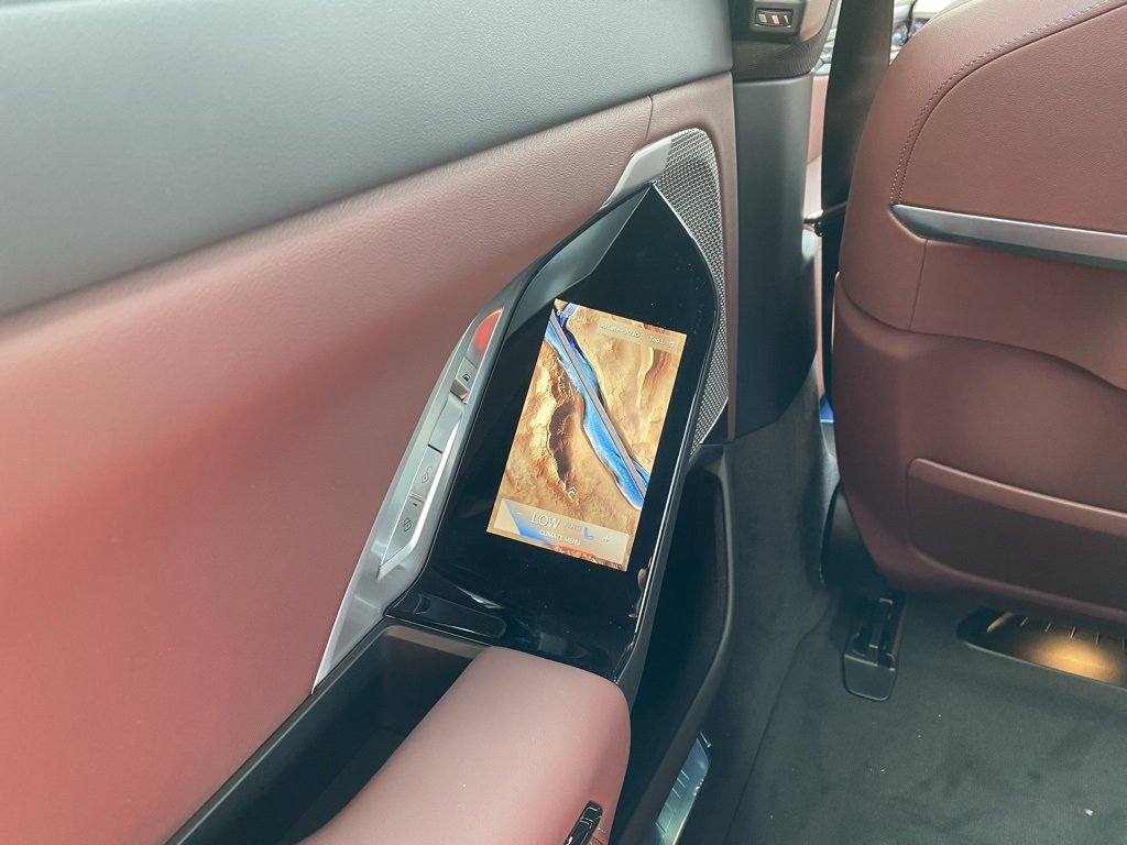 New 2025 BMW i7 xDrive60 image 7