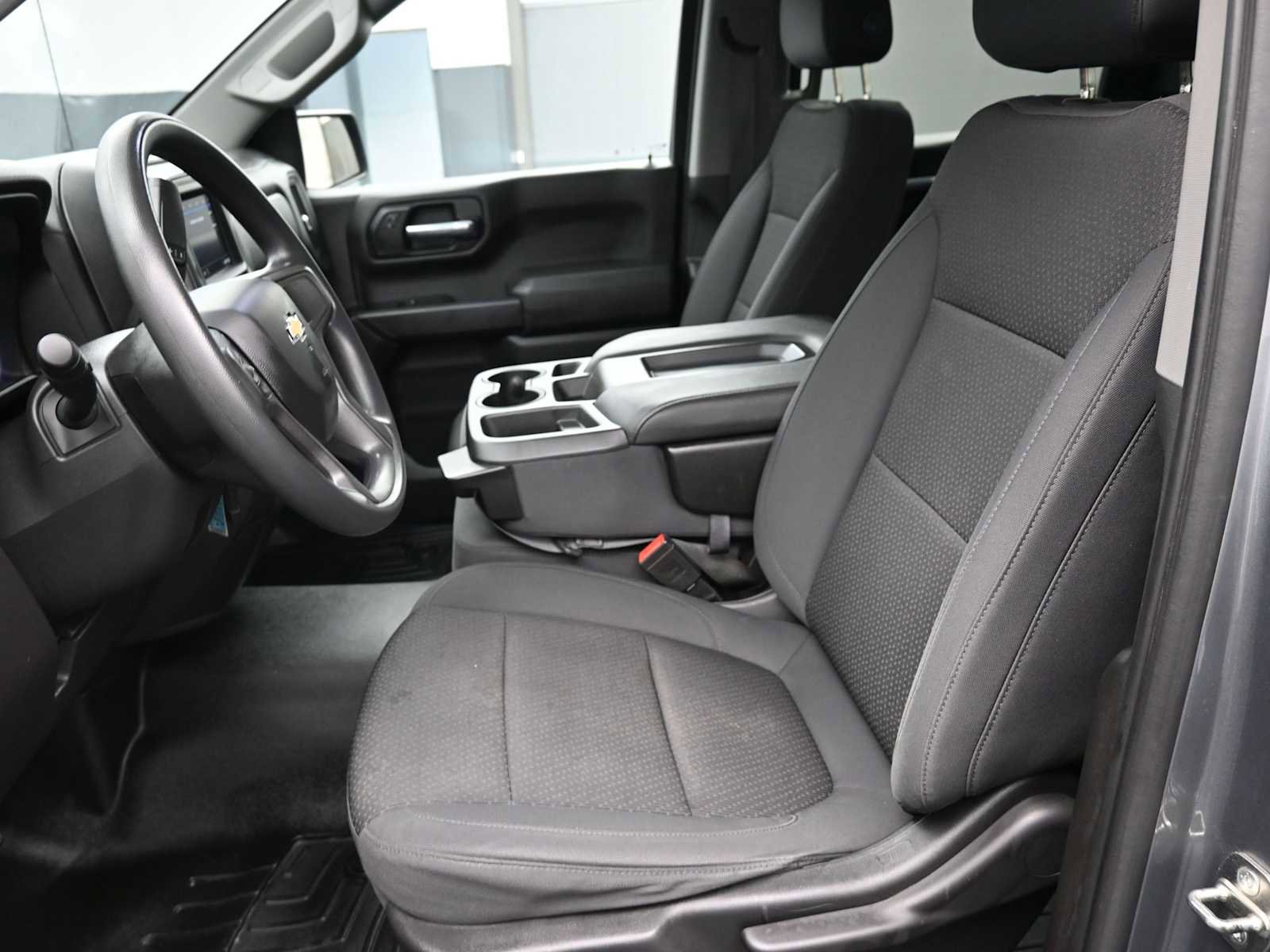 Used 2020 Chevrolet Silverado 1500 Custom w/ Custom Value Package image 10