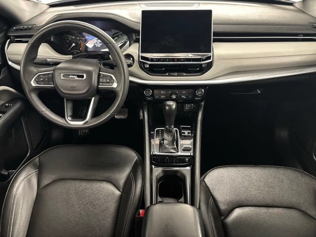 Used 2025 Jeep Compass Limited AWD/4WD image 23
