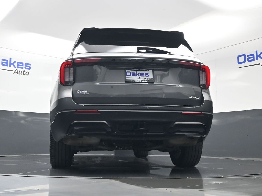Used 2025 Ford Explorer ST-Line w/ ST-Line Street Pack image 48