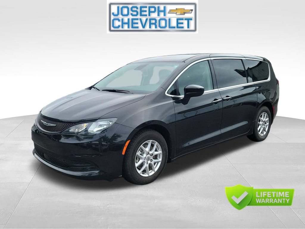 Used 2023 Chrysler Voyager LX FWD video 2