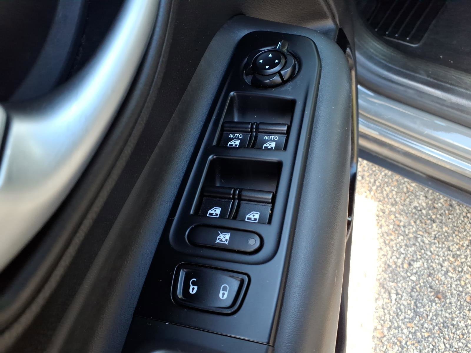 Certified 2022 Jeep Renegade Altitude w/ Convenience Group AWD/4WD image 19