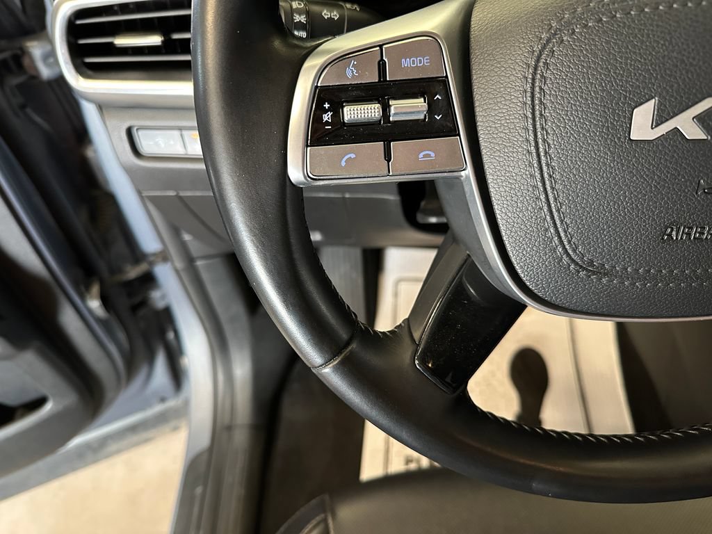 Used 2022 Kia Telluride LX AWD/4WD image 11