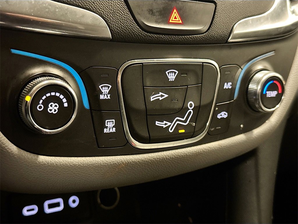 Used 2021 Chevrolet Equinox LS image 14