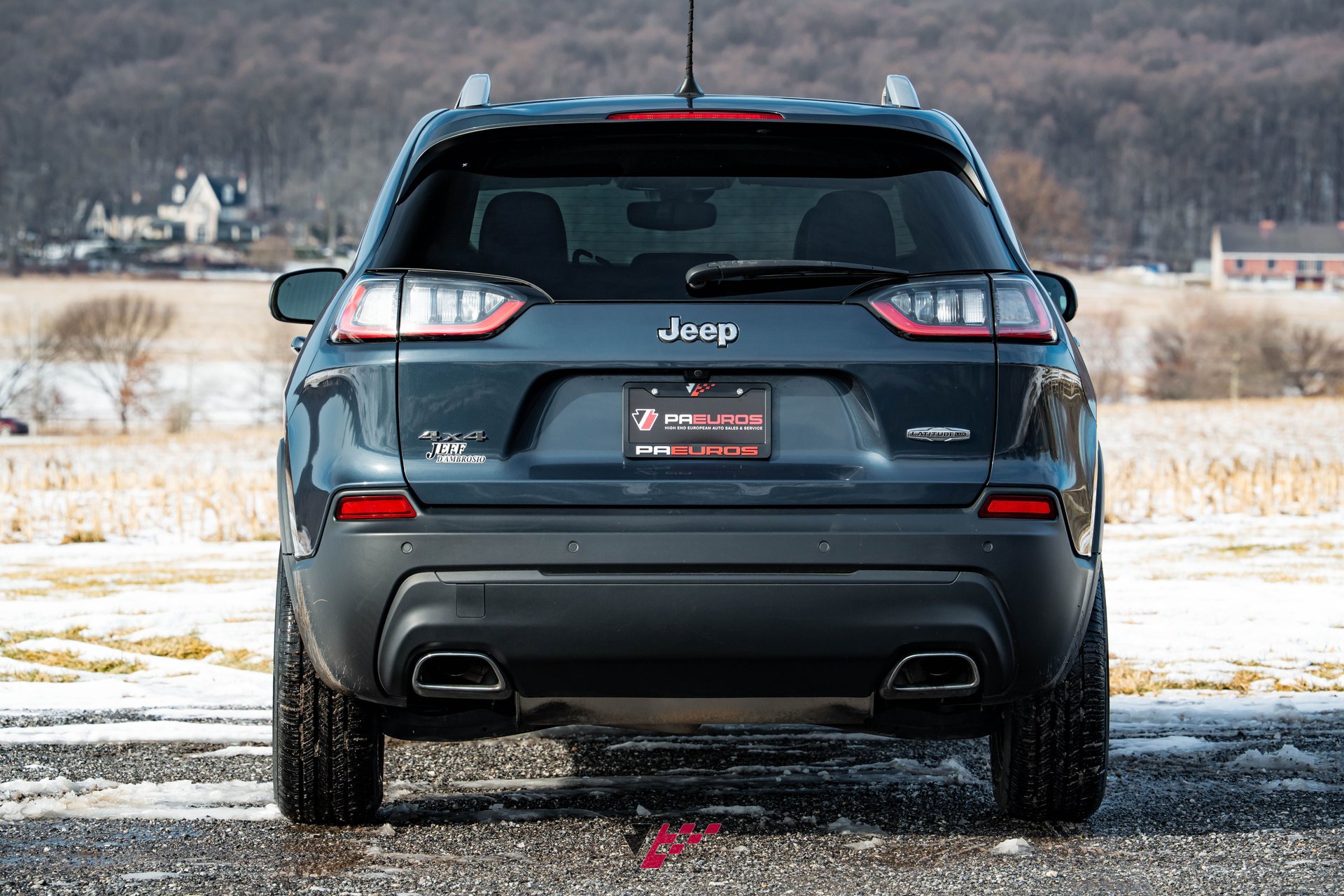 Used 2021 Jeep Cherokee Latitude Lux w/ Comfort/Convenience Group image 4