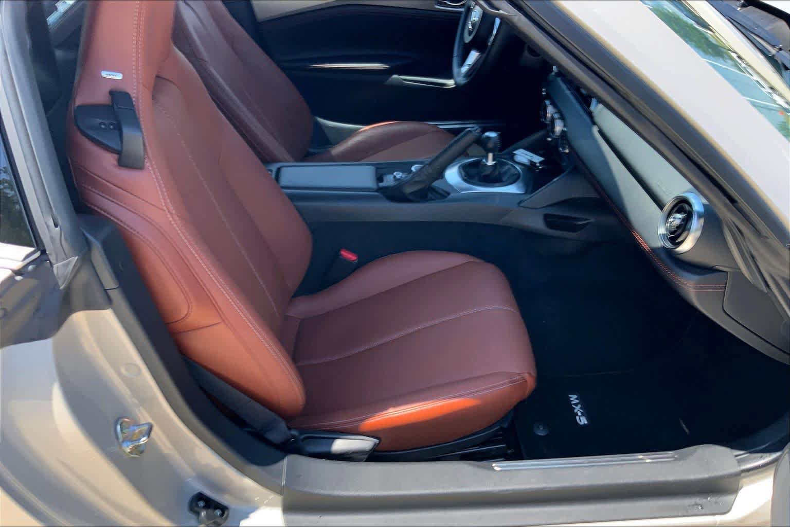 Used 2023 MAZDA MX-5 Miata Grand Touring w/ Weather Package RWD image 8