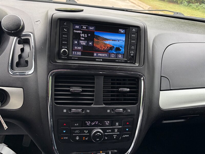 Used 2018 Dodge Grand Caravan GT FWD image 14