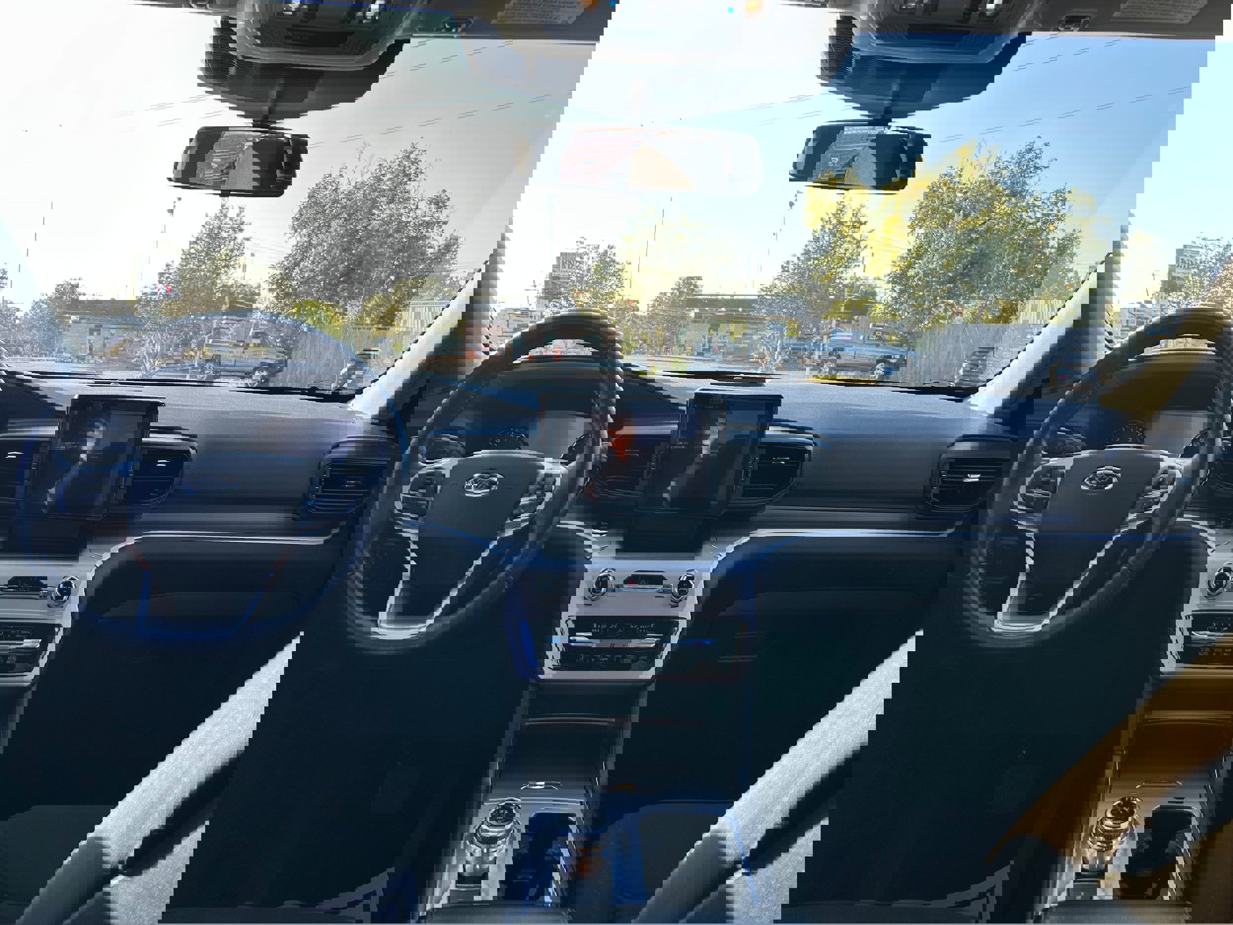 Used 2020 Ford Explorer XLT image 21